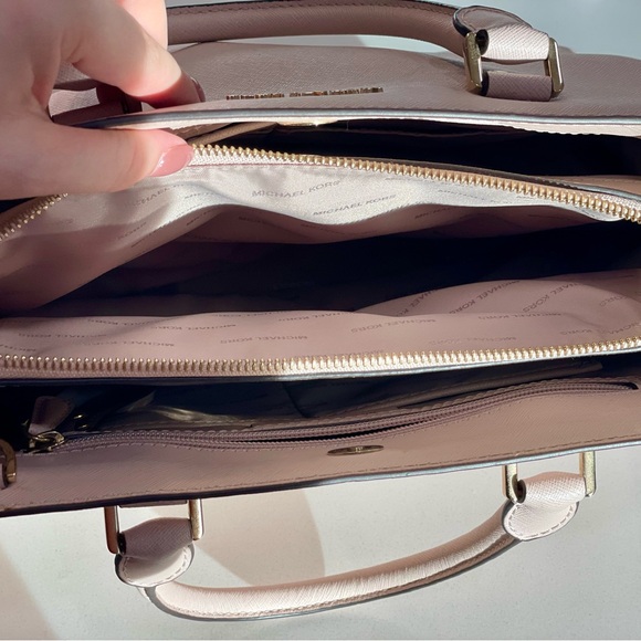 Michael Kors Blush Women's Bag - Picture 7 of 10